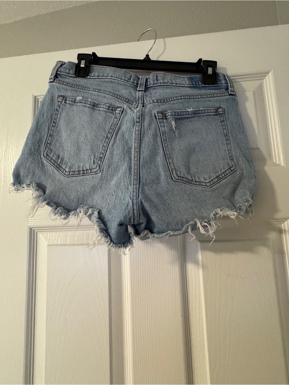 A&F Mom Short Mid Rise - Picture 2 of 3